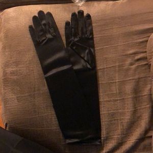 Long black silky gloves - one size